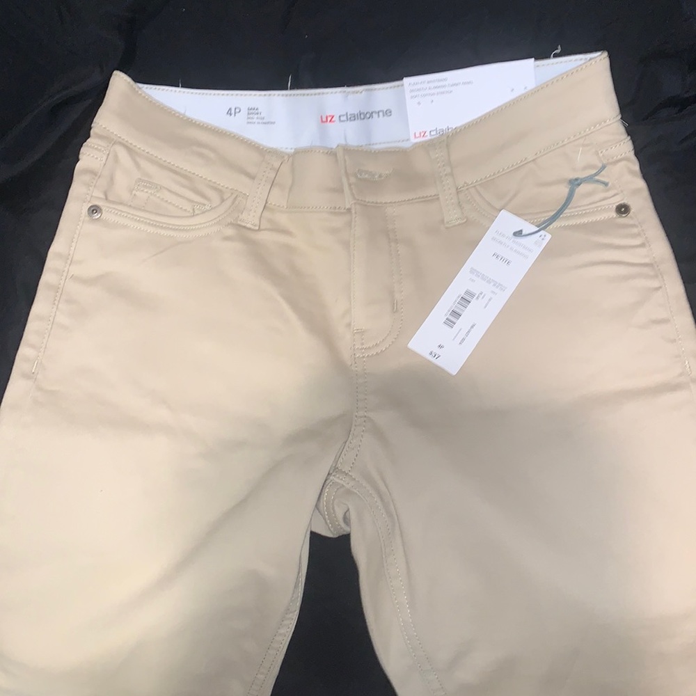 Liz Claiborne Mid-rise Bermuda shorts